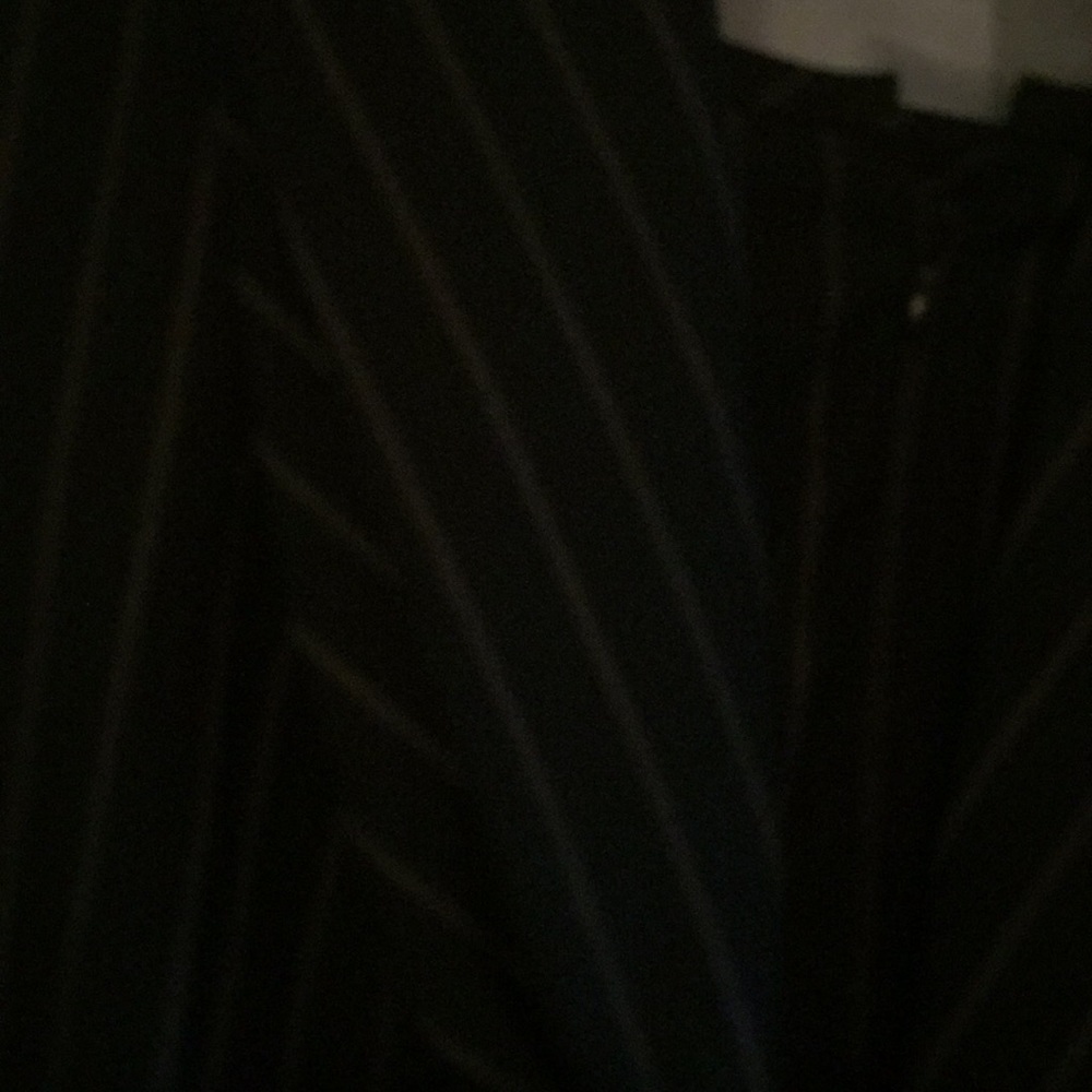 Suit - Picture 2 of 4